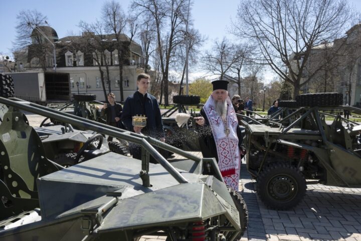 Zelensky avverte: possibile attacco aereo russo sull'Ucraina questa notte