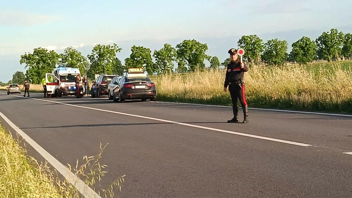 Aggressione a Castelgerundo: donna di 54 anni accoltellata mentre offre aiuto a un uomo