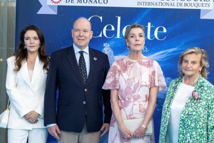 Alberto di Monaco e Carolina premiano i migliori bouquet al concorso internazionale allo Yacht Club di Monaco