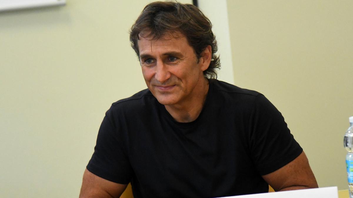 Alex Zanardi, campione e simbolo di resilienza, muore a 59 anni dopo un incidente