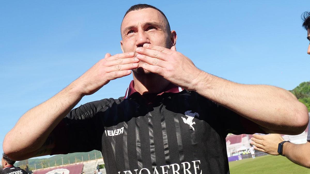 Arezzo, la serie B cambia la costruzione della rosa: novità su over e calciatori bandiera