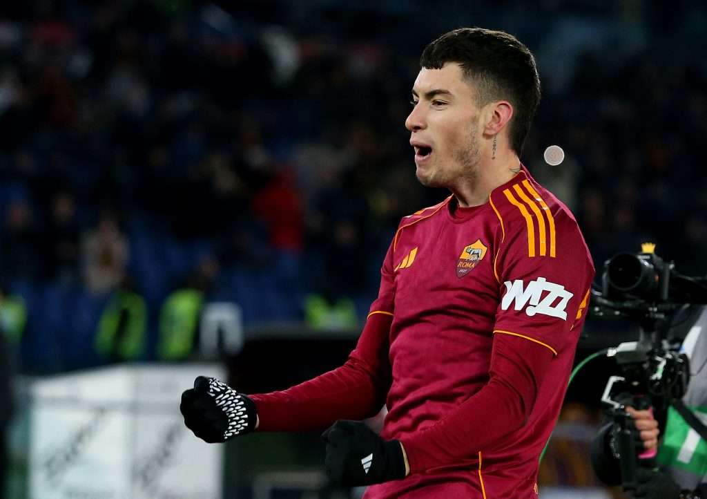 Aston Villa avvia contatti per Matias Soule della Roma, situazione finanziaria critica