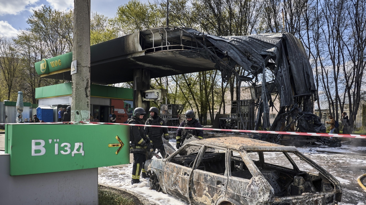 Attacco russo a Kherson: due morti dopo colpo contro un minibus