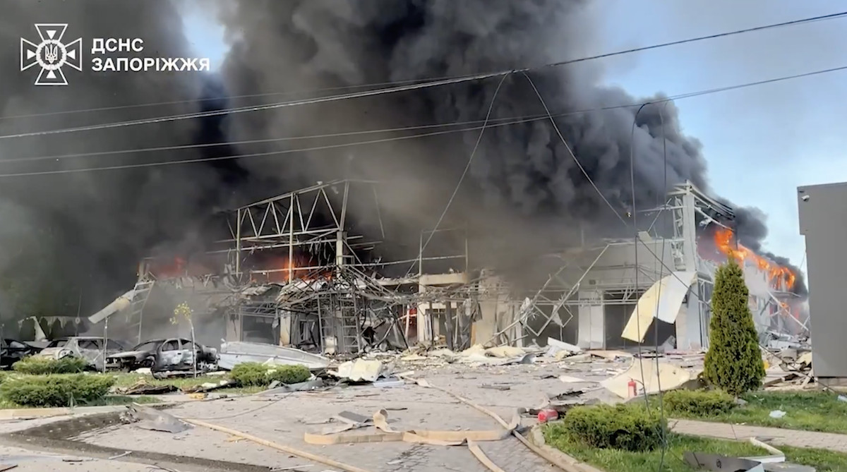 Attacco russo in Ucraina provoca 21 morti a Zaporizhzhia, Dnipro e Kramatorsk prima del cessate il fuoco