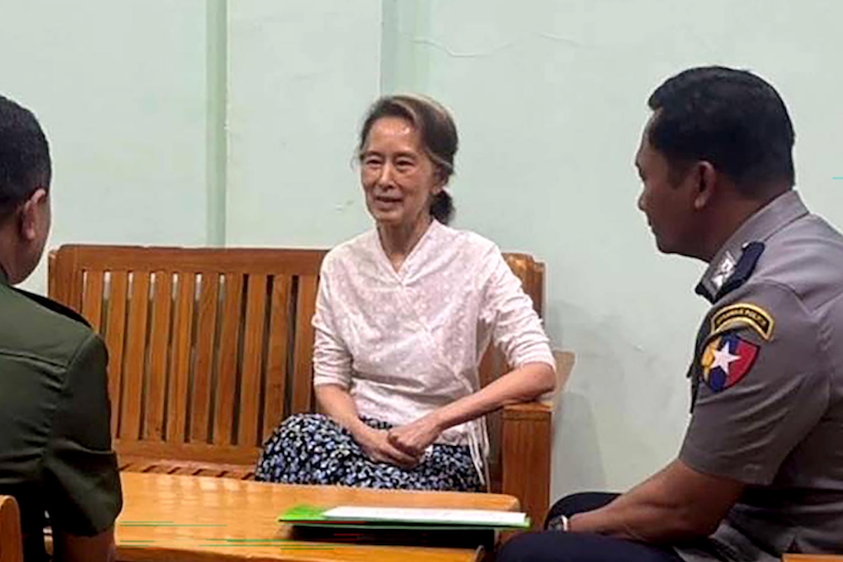 Aung San Suu Kyi torna agli arresti domiciliari, annuncia la giunta militare del Myanmar