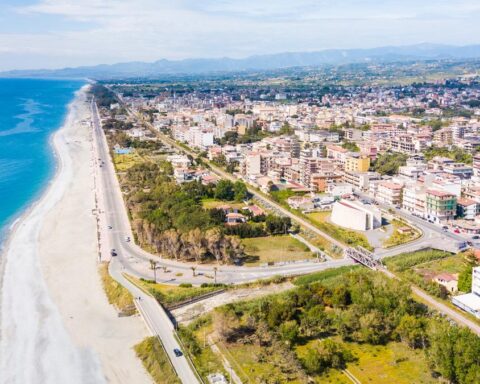 Bandiere blu 2026: Liguria guida il ranking, Puglia e Calabria seguono con nuovi riconoscimenti