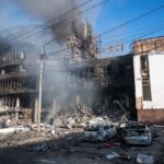 Bombardamenti russi su Kiev: quattro morti e oltre 50 feriti nella notte di sabato