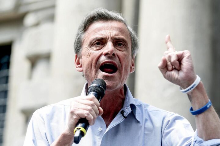 Carlo Calenda critica Meloni: "Deluso dalla sua svolta populista"