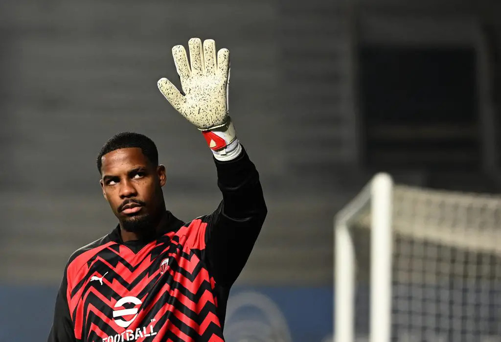 Chelsea torna a puntare su Mike Maignan del Milan amid incertezze sulle sue condizioni