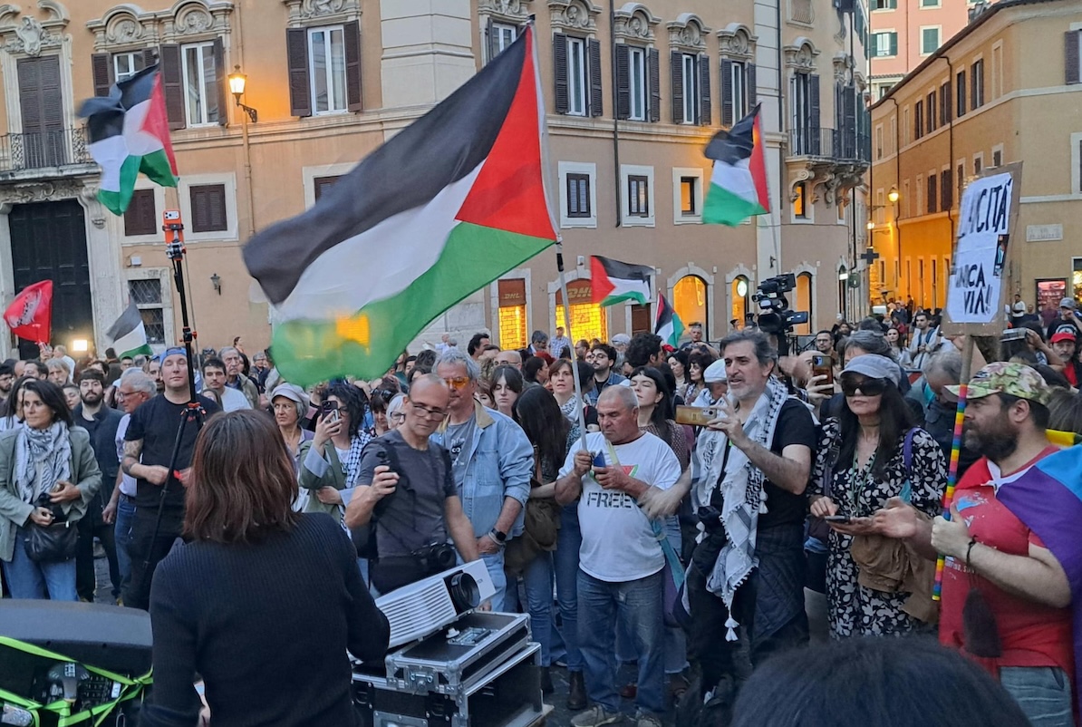 Cinquanta attivisti della Global Sumud Flotilla ricoverati a Istanbul dopo maltrattamenti da parte di Israele