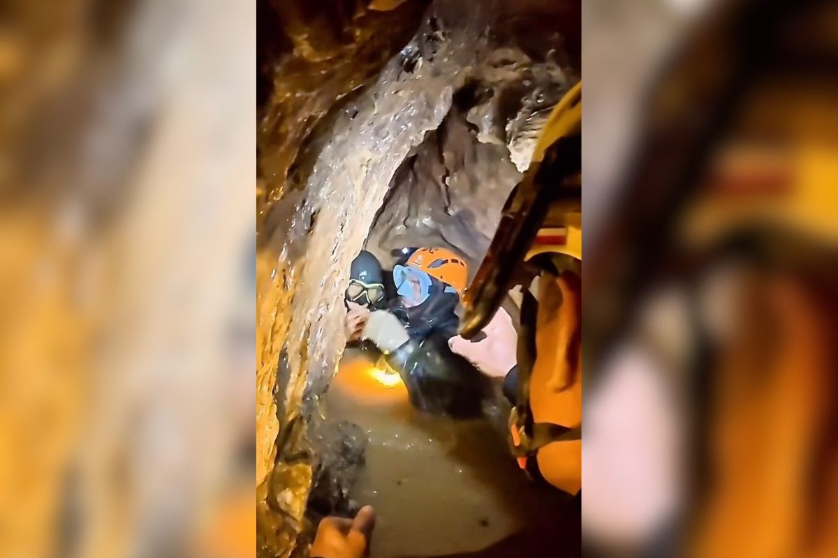 Cinque minatori salvati dopo dieci giorni bloccati in una grotta in Laos, due ancora dispersi