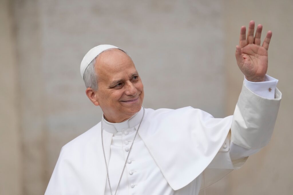 Complicazioni per papa Leone XIV nella comunicazione con il servizio clienti bancario