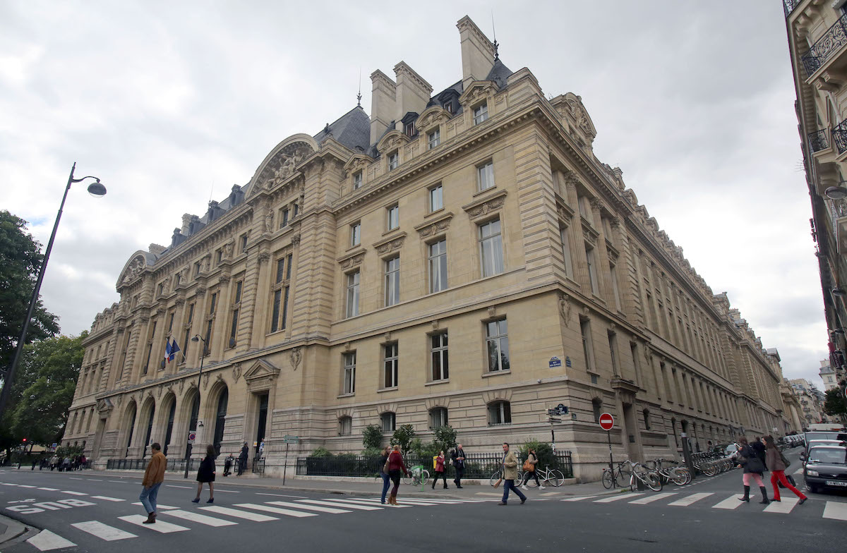 Dal 4 maggio studenti universitari in Francia possono pranzare a 1 euro, nuova misura per tutti