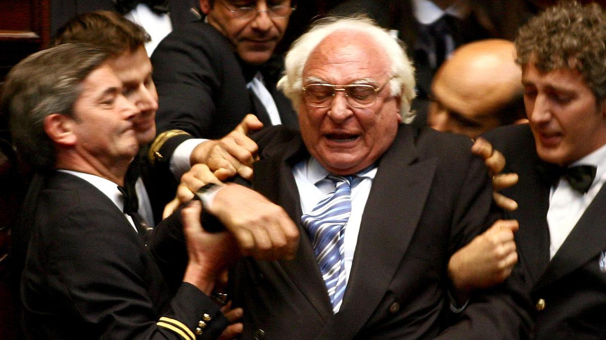 Dieci anni dopo la morte, l'Italia ricorda Marco Pannella e il suo impatto politico