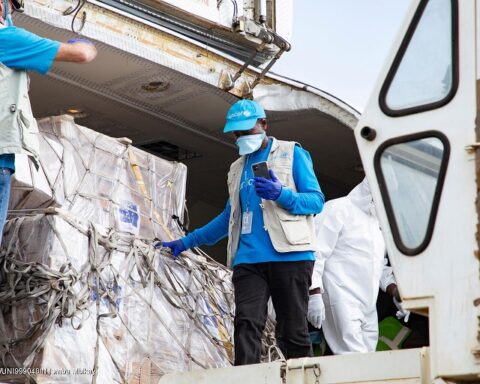 Ebola: primi aiuti umanitari internazionali arrivano nella Repubblica Democratica del Congo