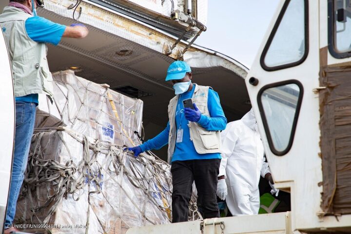 Ebola: primi aiuti umanitari internazionali arrivano nella Repubblica Democratica del Congo