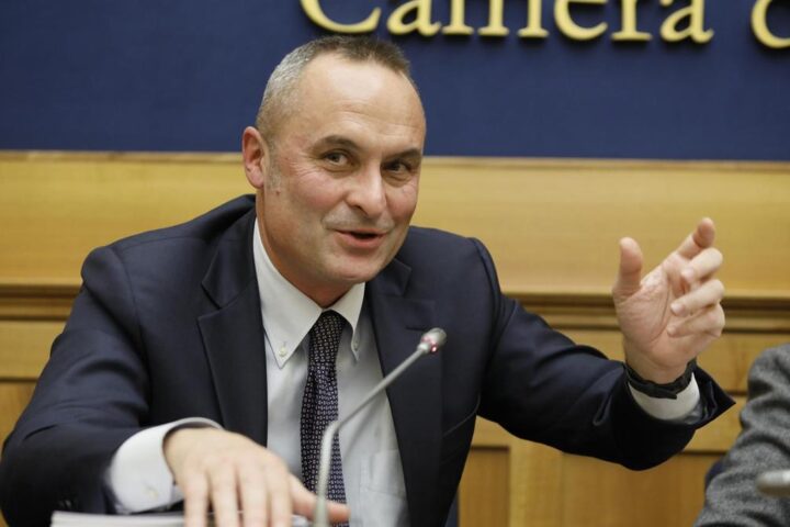 Elezioni comunali: calo dell'affluenza, si vota ancora oggi