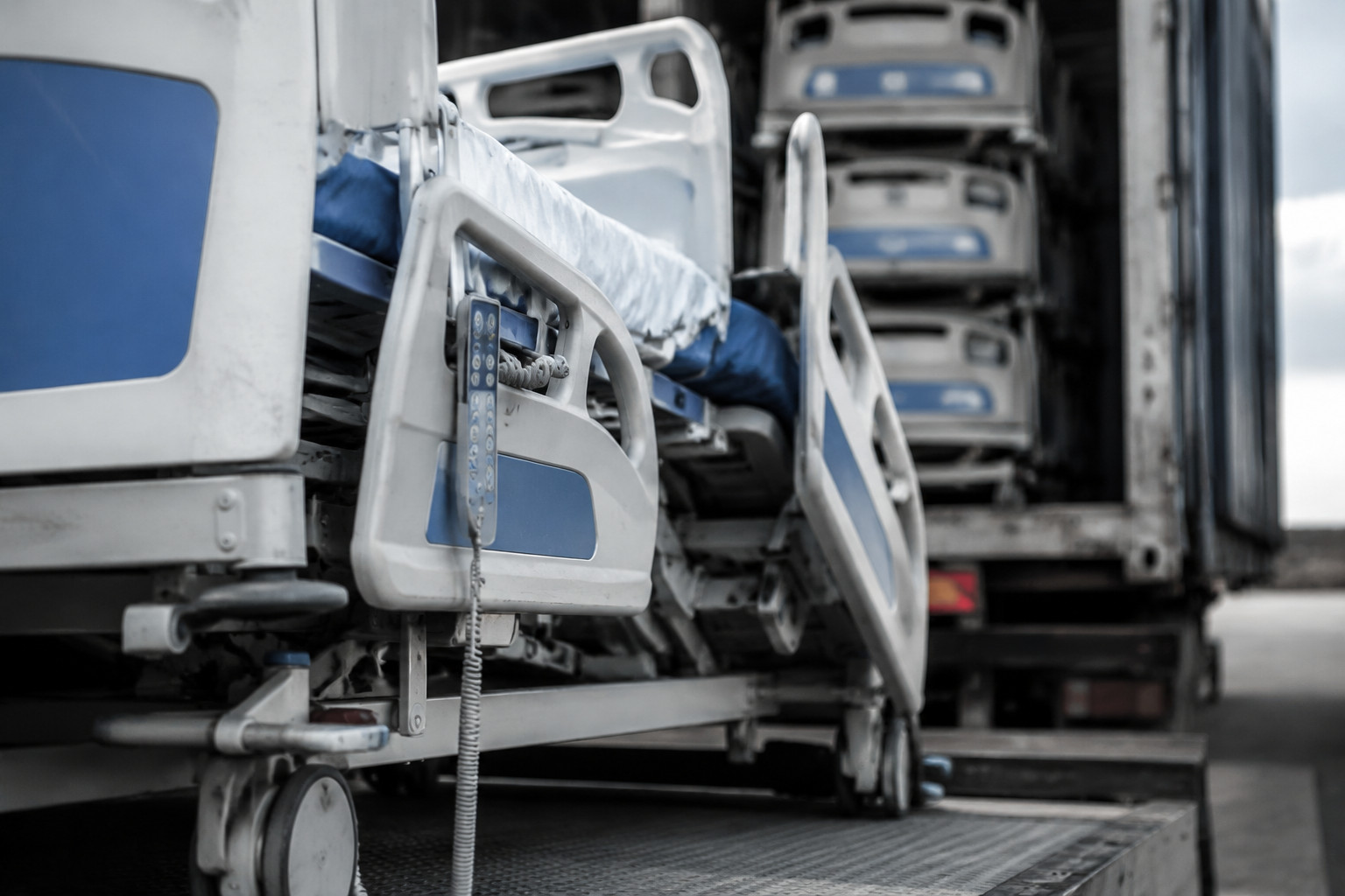Finlandia, un'azienda fornisce letti ospedalieri alla Russia durante la guerra in Ucraina