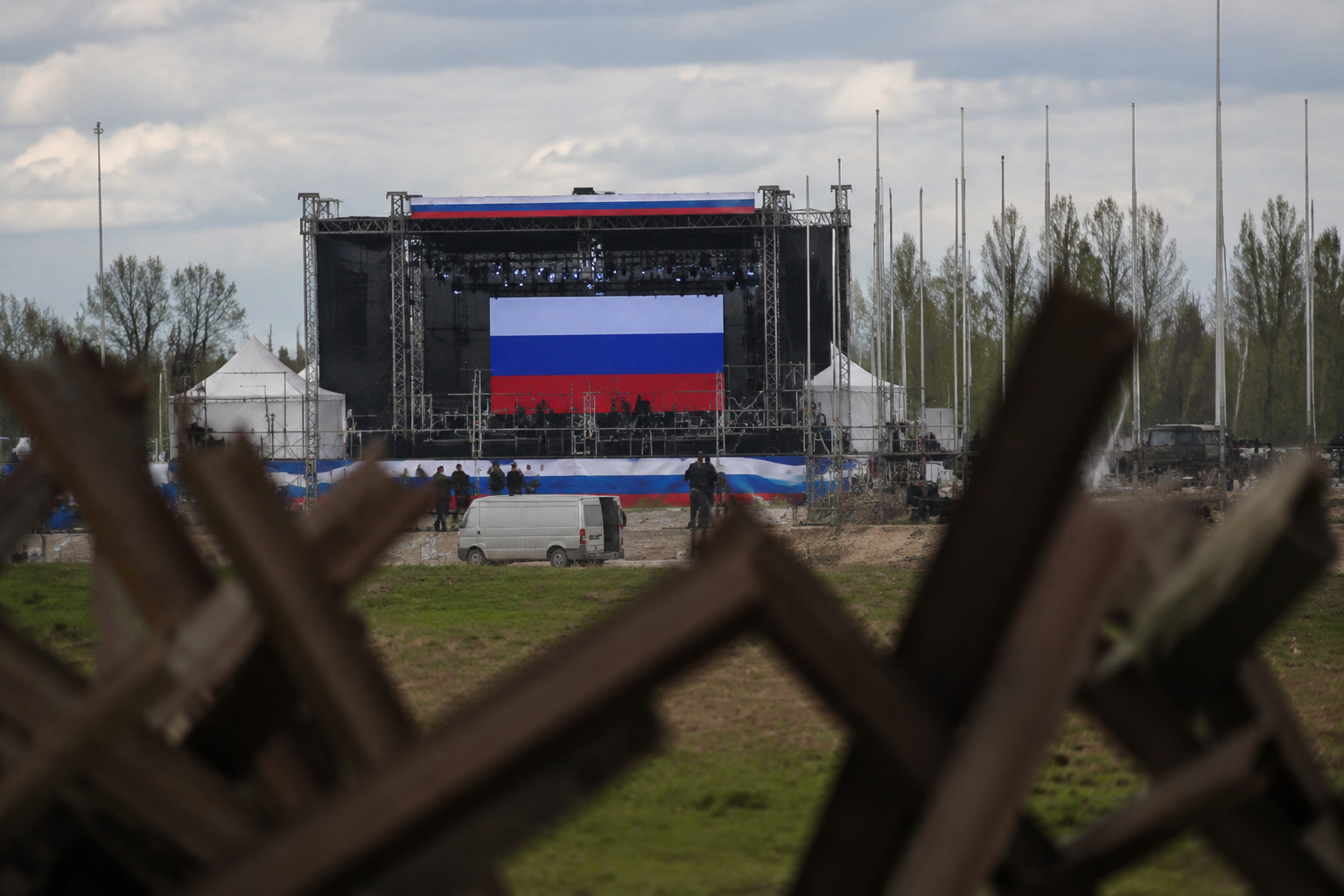 La Russia prepara un concerto propagandistico sul confine con l'Estonia per il 9 maggio