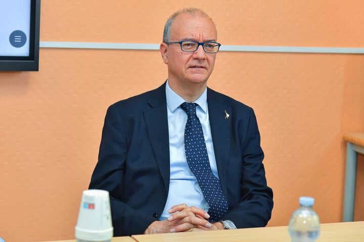 Gaffe di Valditara su Piersanti Mattarella: "Ucciso dalle Brigate Rosse", poi precisa: "Solo un lapsus"