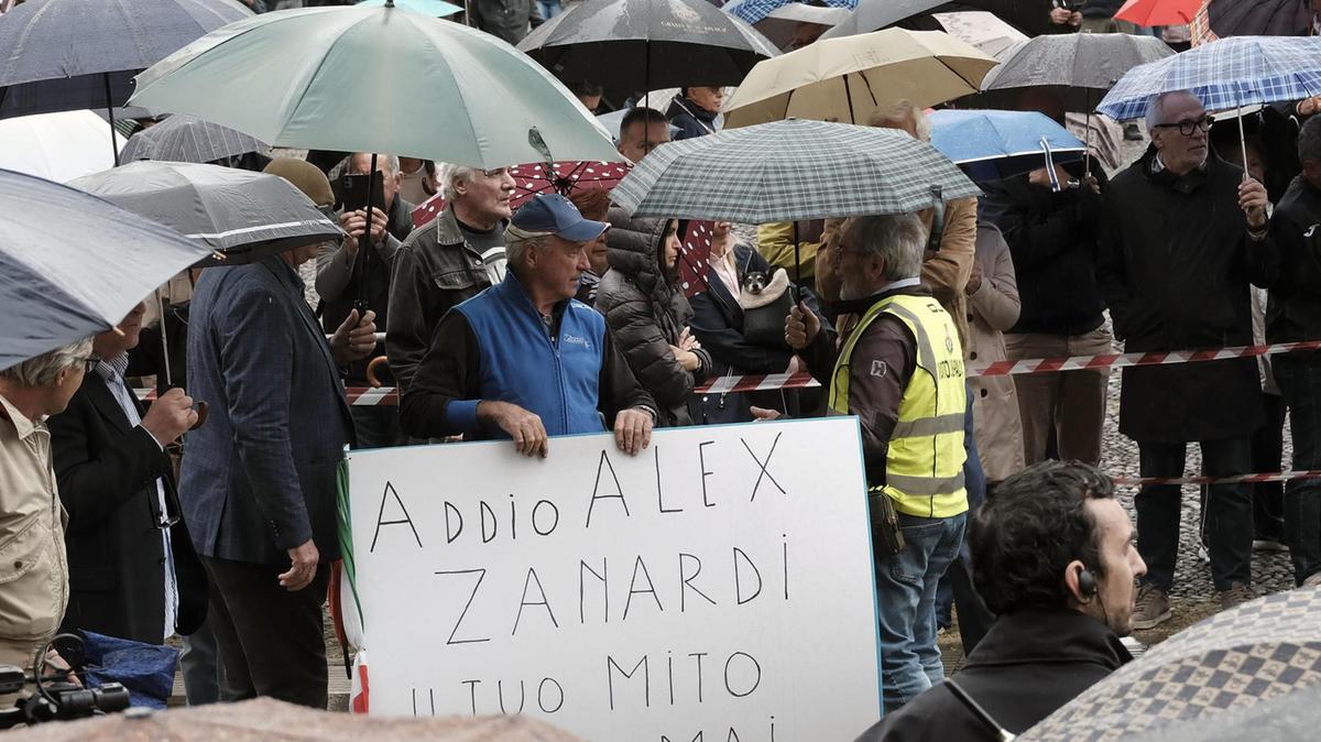 Giusy Versace ricorda Alex Zanardi: "Il suo sorriso generoso ispirava i giovani"