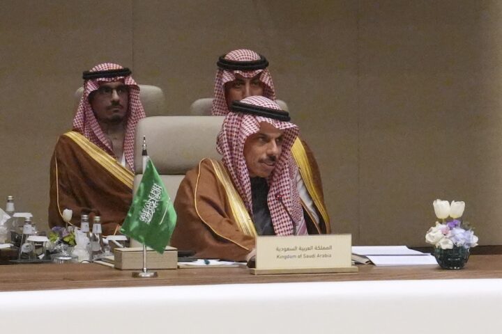 Gli Emirati Arabi Uniti e l'Arabia Saudita avrebbero condotto attacchi contro l'Iran durante il conflitto in Medio Oriente
