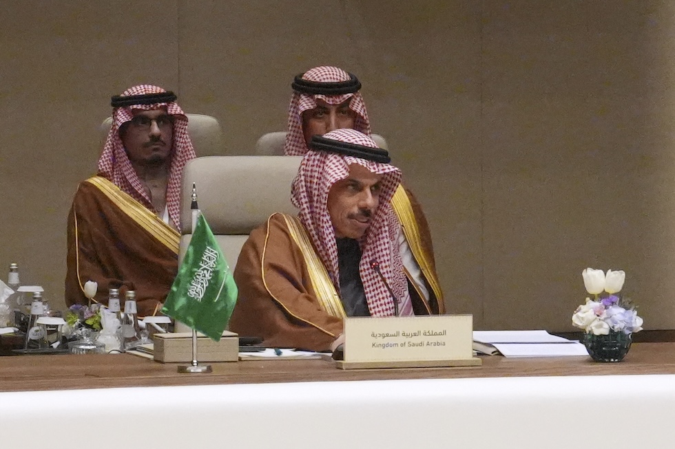 Gli Emirati Arabi Uniti e l'Arabia Saudita avrebbero condotto attacchi contro l'Iran durante il conflitto in Medio Oriente