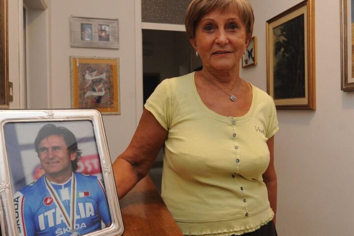 Il dolore di mamma Anna per la scomparsa di Alex Zanardi: “Stava bene prima, poi è sparito”