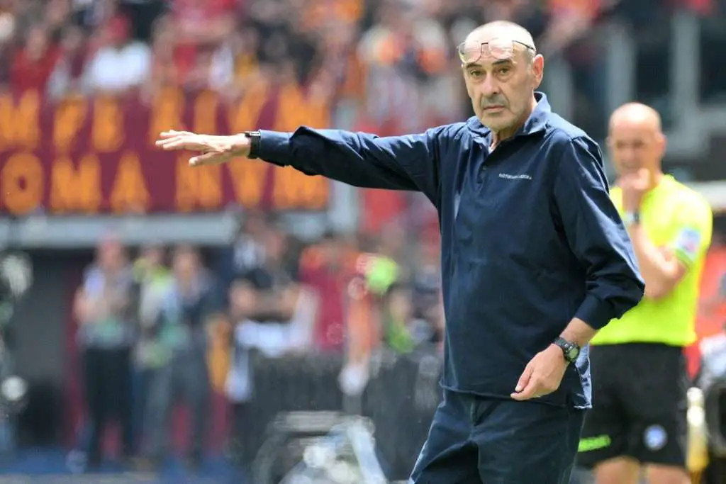 Il futuro di Maurizio Sarri al Napoli è incerto, con alternative già pronte