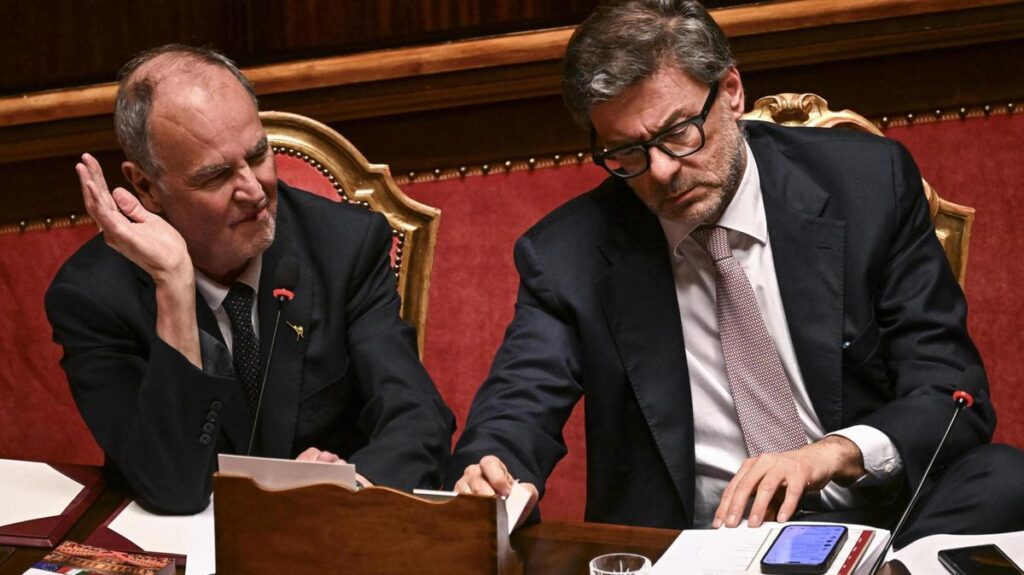 Il governo prolunga il taglio delle accise sul gasolio, mentre scende per la benzina