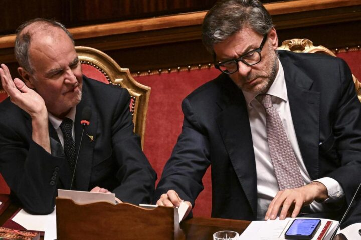 Il governo prolunga il taglio delle accise sul gasolio, mentre scende per la benzina