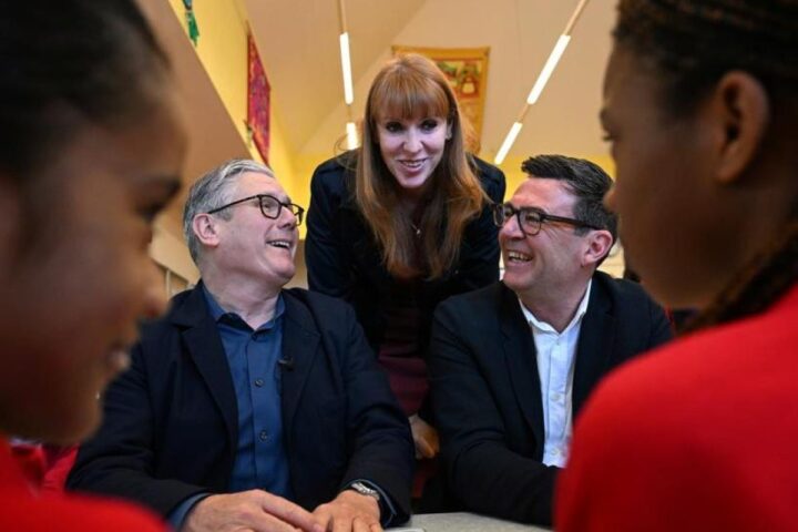 Il modello di Manchester per il Regno Unito: il sindaco laburista Burnham si prepara a sfidare Starmer