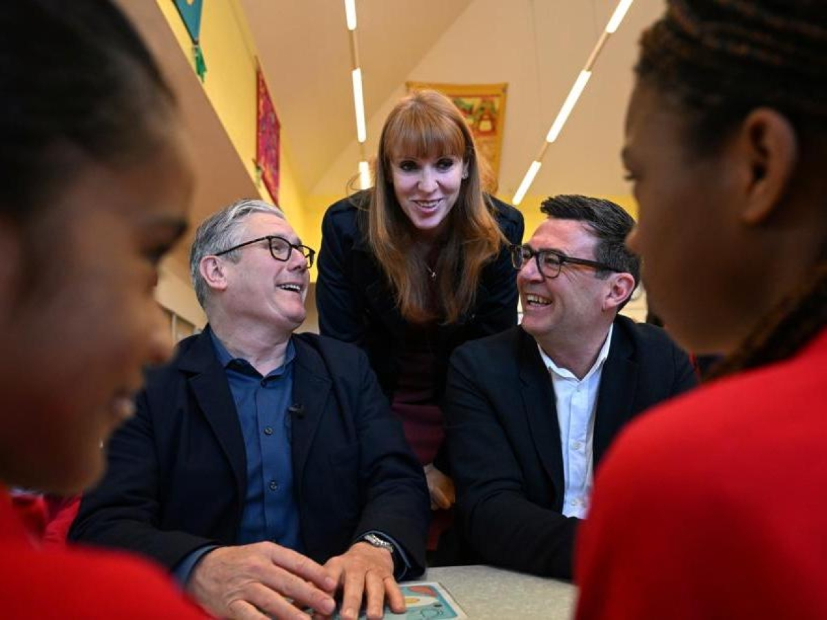 Il modello di Manchester per il Regno Unito: il sindaco laburista Burnham si prepara a sfidare Starmer