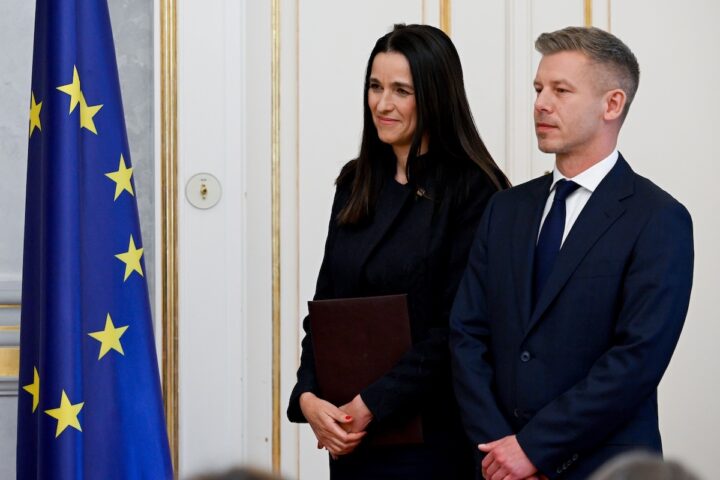Il nuovo governo ungherese condanna gli attacchi russi in Ucraina durante incontro con ambasciatore