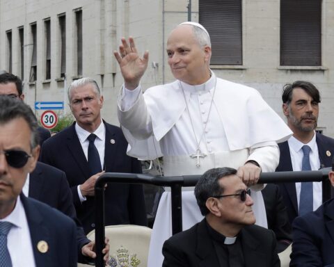 Il Papa alla Sapienza: il riarmo non può essere definito 'difesa'