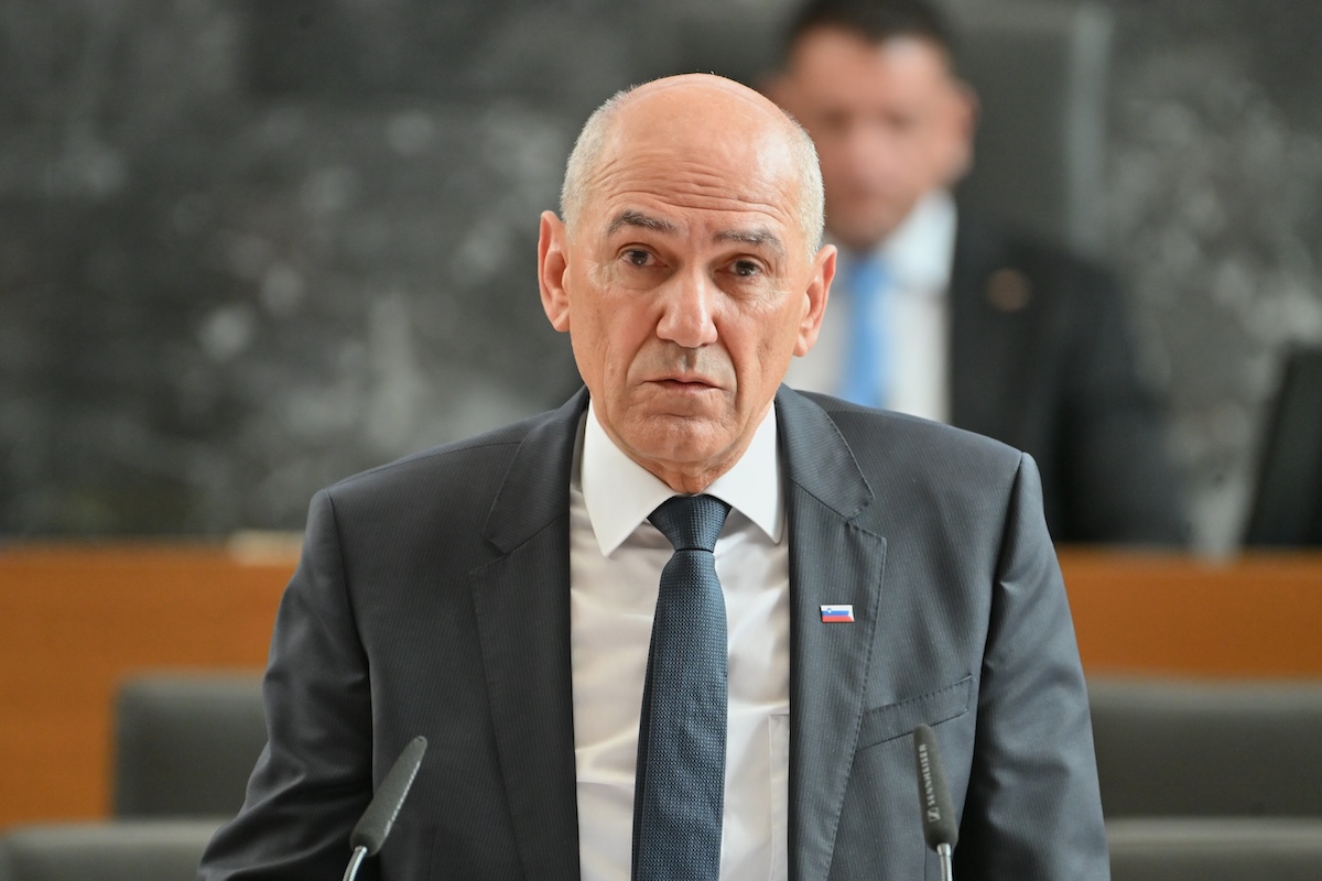 Il parlamento sloveno elegge Janez Janša come nuovo primo ministro con una coalizione di centrodestra