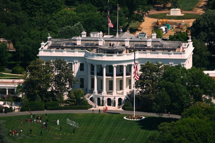 Il Senato statunitense annulla i fondi per la sala da ricevimenti voluta da Trump alla Casa Bianca