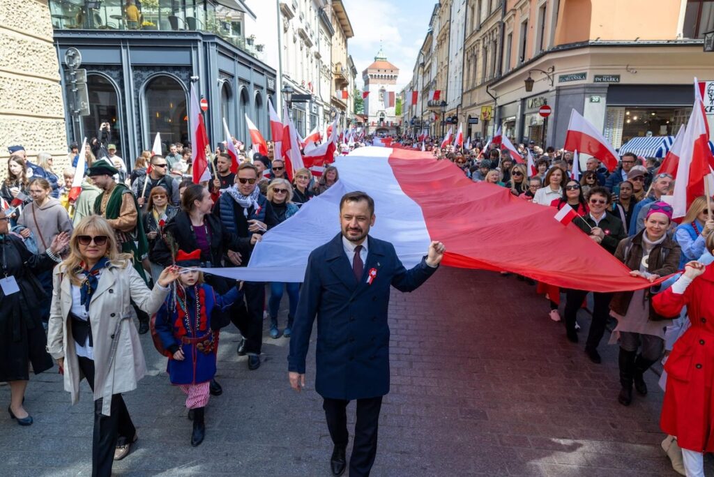 Il sindaco di Cracovia rimosso con referendum da forze di estrema destra