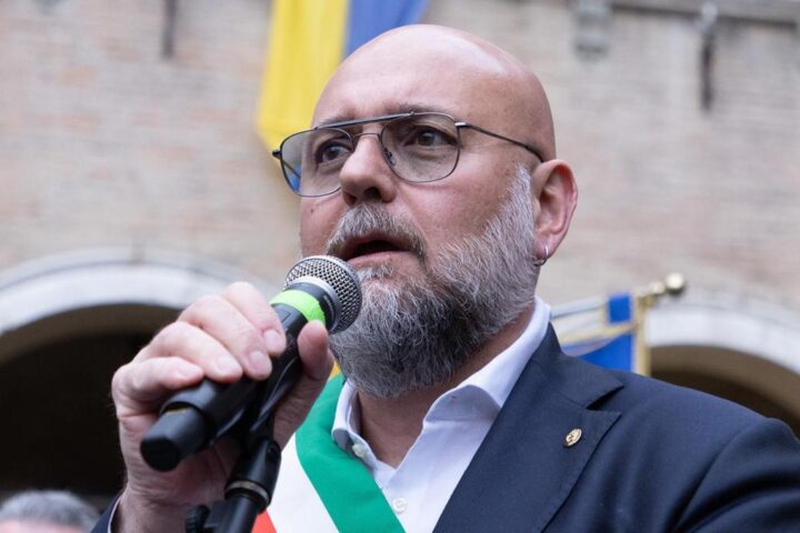 Il sindaco di Modena: "Uniti per affrontare la paura e sostenere la comunità"