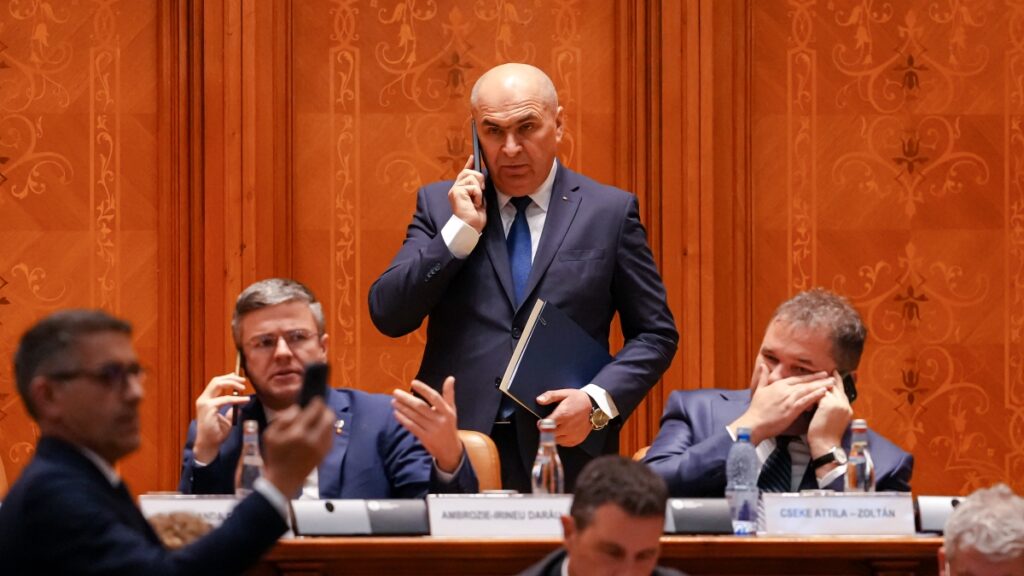 In Romania socialisti e destra estrema uniti per la caduta del governo Bolojan