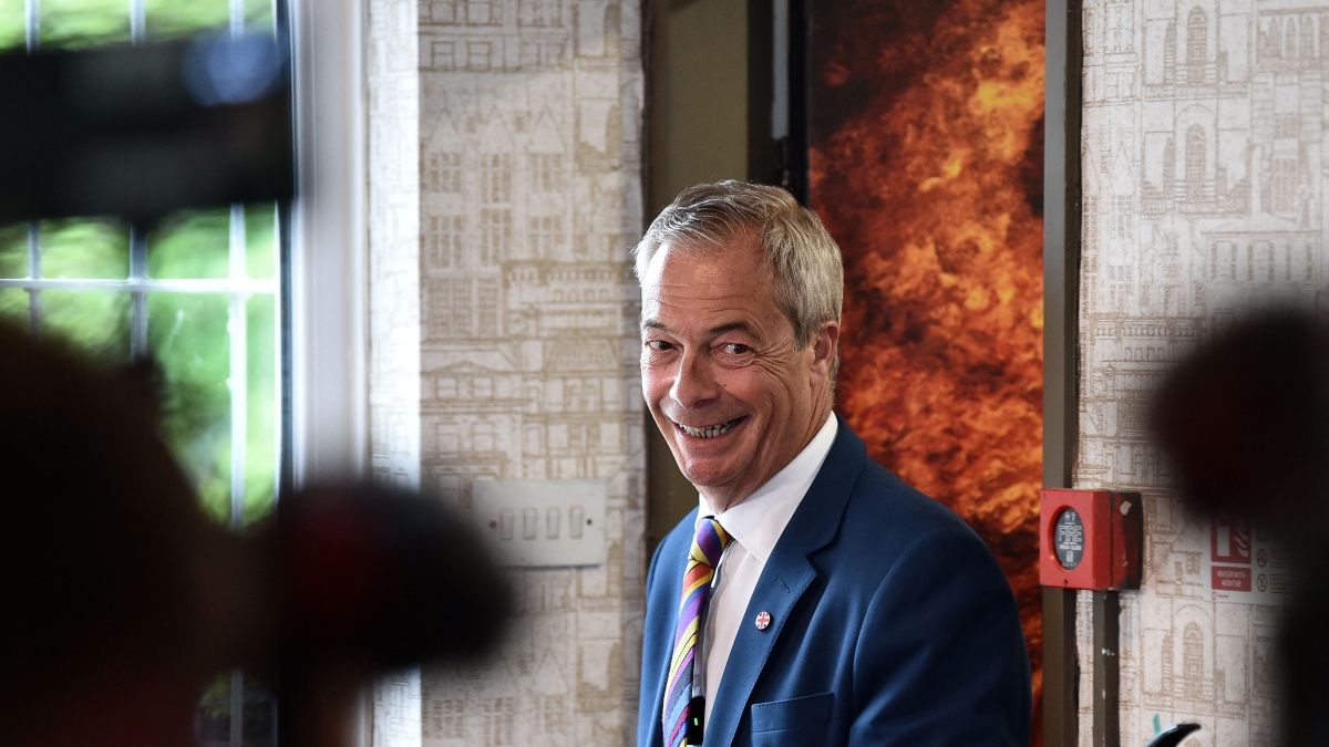 Inchiesta su donazioni in criptovalute da 5 milioni a Nigel Farage, leader populista britannico
