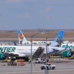 Incidente mortale a Denver: una persona investita da un aereo in decollo