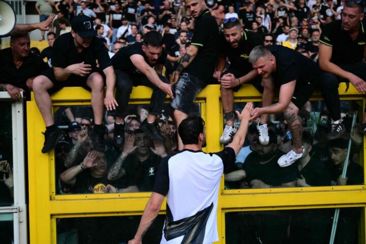 Incidente tra ultras a Torino: tifoso in codice rosso e partite sospese