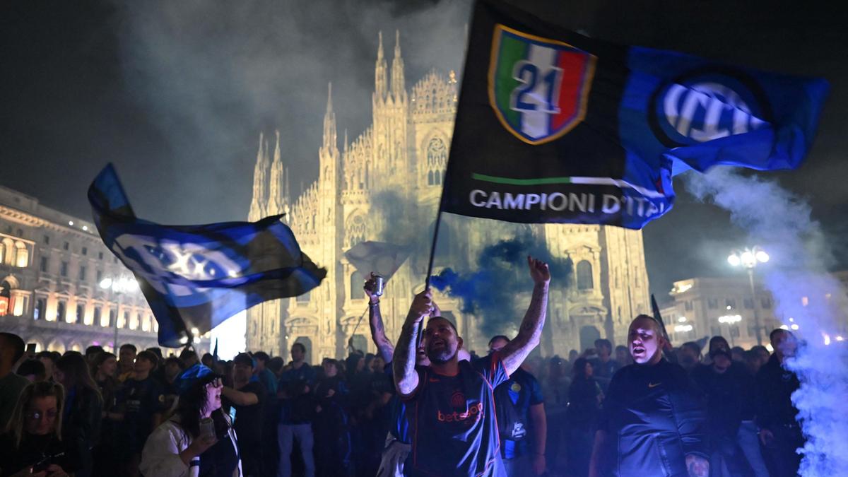 Inter festeggia la vittoria dello scudetto: dal boato di San Siro alla piazza Duomo, Milano in festa