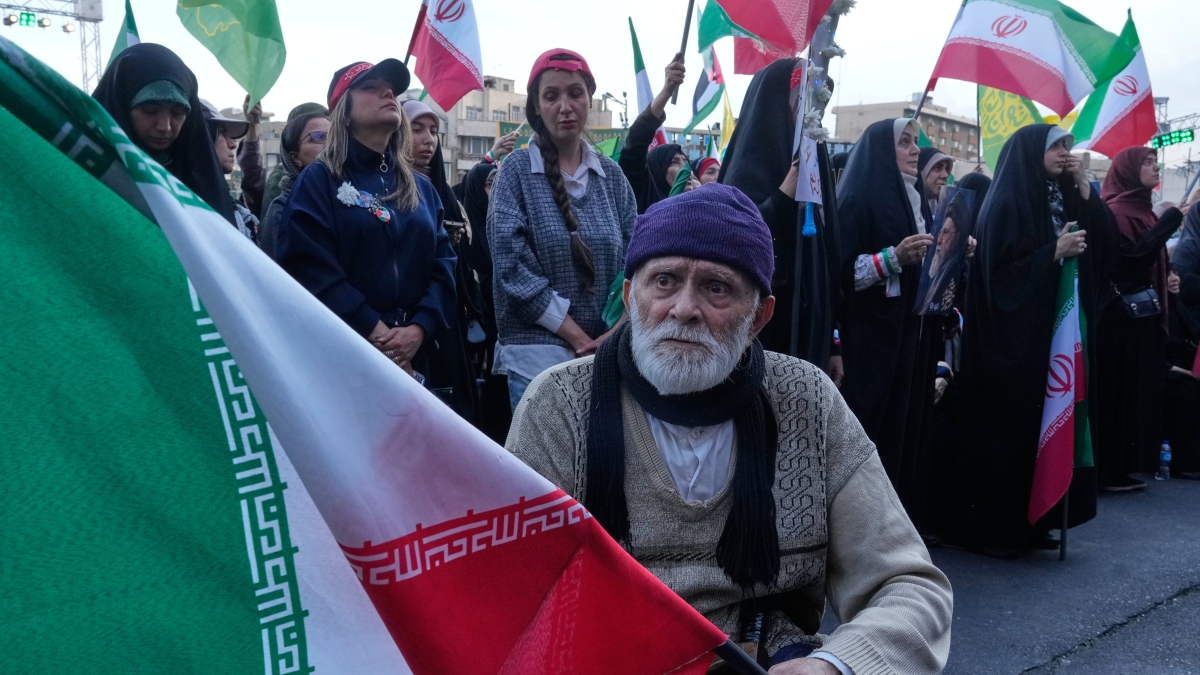 Iran, la crisi economica e la protesta della popolazione: «Non arrivano gli stipendi»