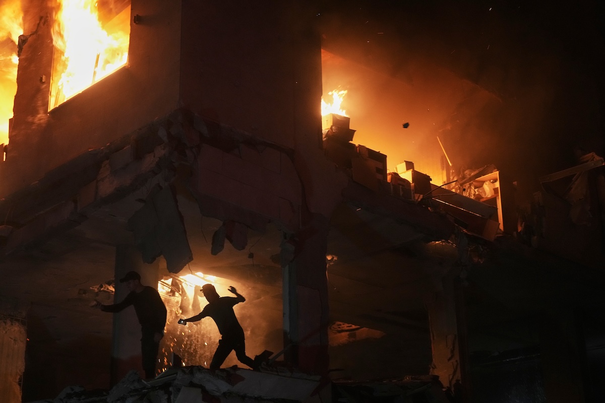Israele bombarda Gaza, uccidendo 7 persone nell'attacco al comandante di Hamas al Haddad