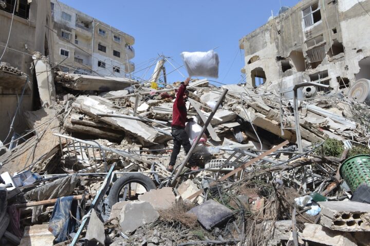 Israele continua a bombardare il sud del Libano, uccidendo almeno 19 persone martedì