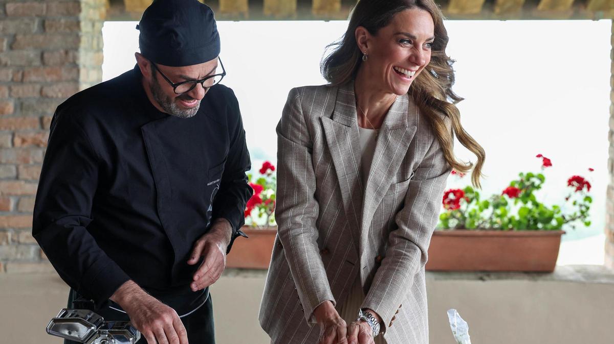 Kate Middleton visita gli asili di Reggio Emilia e scopre la cucina emiliana