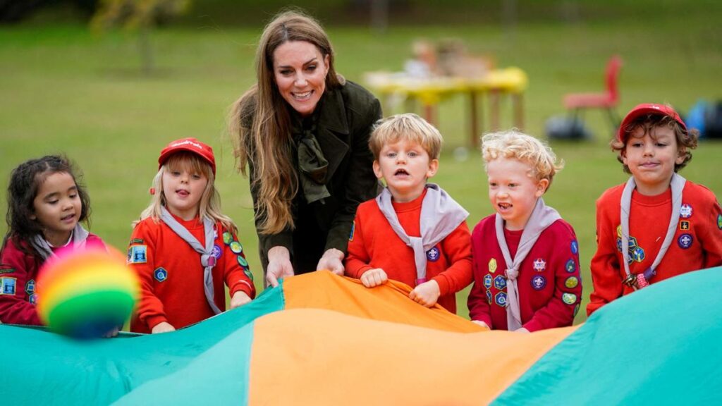 Kate Middleton visita Reggio Emilia per scoprire i migliori asili del mondo dopo la malattia