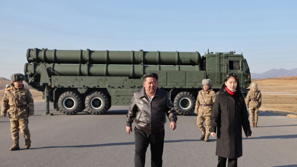 La Corea del Nord annuncia il test di un nuovo sistema di lancio missilistico multiuso